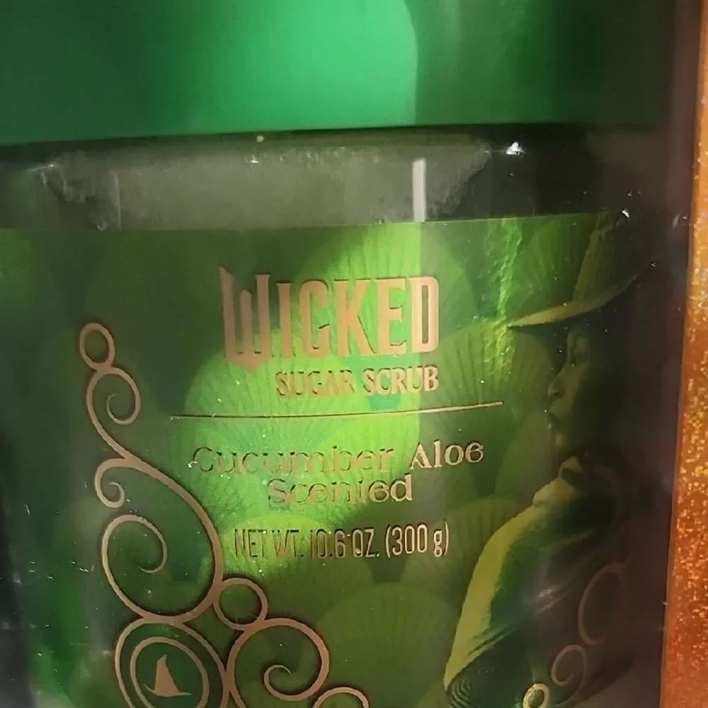 Wicked Bath & Body Gift Set - Collection - Picture 3 of 7